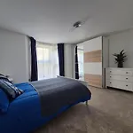 Aya\'S Snaresbrook Apartment