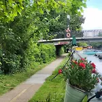Comfy Canal Boat In Little Venice For Family & Friends