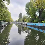 Comfy Canal Boat In Little Venice For Family & Friends