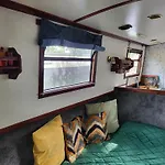 Comfy Canal Boat In Little Venice For Family & Friends