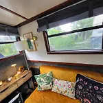 Comfy Canal Boat In Little Venice For Family & Friends