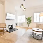 Wonderful Fitzrovia 3 Bed Apartment