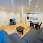 Fully Furnished Duplex Apartment In Askew Road