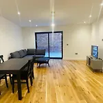 Fully Furnished Duplex Apartment In Askew Road