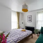 Quaint Apartment Near Tower-London Bridge And Big Ben