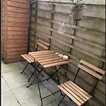 East London Two Bedroom Apartment With Private Patio - Entire Apartment