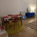East London Two Bedroom Apartment With Private Patio - Entire Apartment