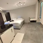 Studio Conveniently Close To Tube Station