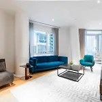 Capital Two Bedroom Flat In Battersea