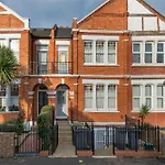 Stunning Spacious B.Apt. Slps.4