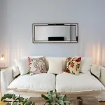 Two Bed Notting Hill Gem