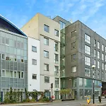 New Stylish 2 Bed 2 Bathrooms Flat Next To Canal