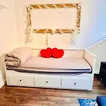 Stay In London - Central London 30 Minutes - Wimbledon 14 Mins