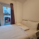 London E14 Rooms