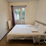 London E14 Rooms