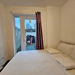 London E14 Rooms