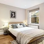 Spacious And Bright 4 Bedroom Flat