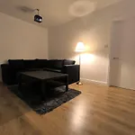 4 Person Room 3Min From South Wimbeldon Tube Station Room2