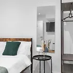 Kensington Home With Private Bathroom & Garden