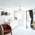 Private Mews Studio Flat, Portobello
