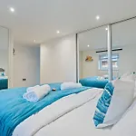 Cosy 1 Bed W Loft Sleeps 5 Close To Stations