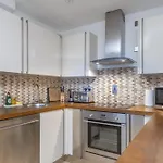 Elegant Mayfair Apartment 5
