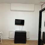 Tower Bridge Roomzzzz Bnb