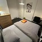 Shoreditch Rooms R1