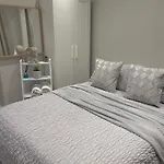 London Property Apartments For Up To 6, Next To Big Ben & London Eye