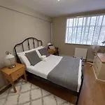 Cosy West London Apartment