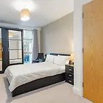 Cozy 2 Bedrooms, Devons Rd Dlr