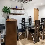 Cozy 2 Bedrooms, Devons Rd Dlr