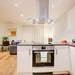 Hybrid Resi - London, Greenwich Near O2 Arena