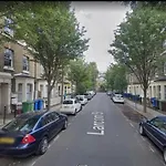 Elephant And Castle Spacious Double Bed