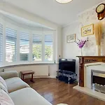 Eejs Charming London 3 Bed Home - With Large Garden
