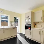 Eejs Charming London 3 Bed Home - With Large Garden