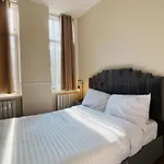 Hyde Park 3 Bedroom Flat