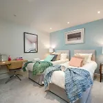 Niru Experience Hidden Gem In Chelsea 2Bd 2Ba