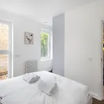1 Min Walk To Euston Station, Modern Townhouse