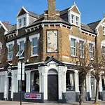 Forest Gate Hotel - Free Parking Limited Spaces