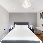A Beautiful Stylish 2 Bedroom Apartment -City Of London