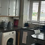 Beautiful View Apartment Near Canary Wharf