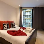 Modern 2Br Flat With Balcony Prime London Location
