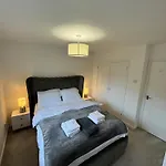 Twickenham Hideaway