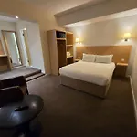 OYO Luton Hotel