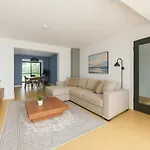 3 Bed Garden Flat In Acton