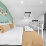 Stylish 3Bed 2Bathroom Flat - 4 Mins To Tube