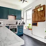 Lovely 2Br In Historic Camberwell Location