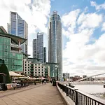 Central 2 Bed With Large Terrace