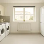 2 Bed Apartment In Surrey Quays